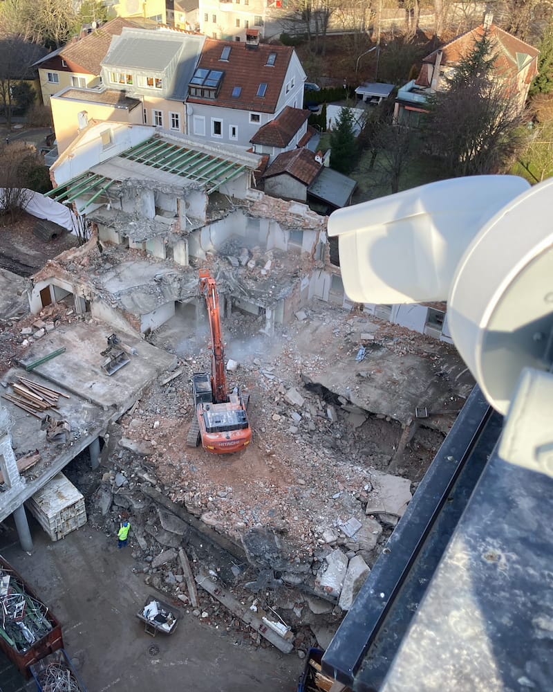 Baustelle von oben mit Baukamera
